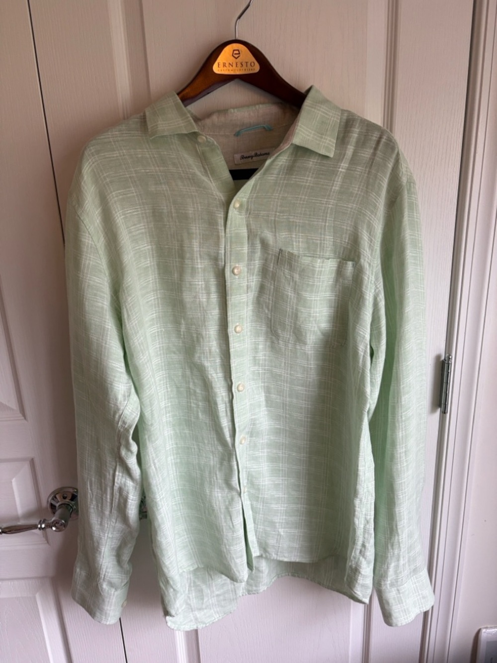 Tommy Bahama 💯 linen button down. Size XL